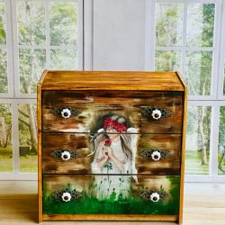 Artystyczna komoda z motywem anioła, rustykalny klimat, do salonu lub sypialni