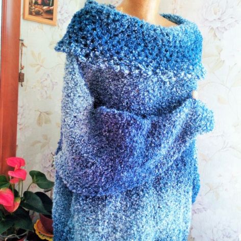 sweter boucle duży kołnierz golf