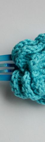 SPINKA Z TURKUSOWYM KWIATKIEM