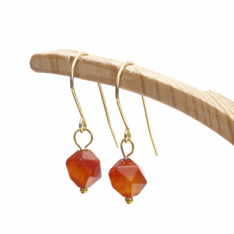 KOLCZYKI TERRA Z KAMIENIEM NATURALNYM W ZŁOCIE.