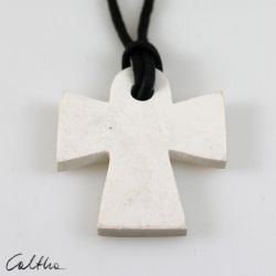 Kamienny krzyż - wisiorek