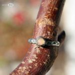 Minimalizm z opalem - miodowy opal