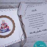 Kartka urodzinowa ze słonikiem, personalizacja - Wnętrze kartki i przód etykietki