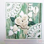 Kartka URODZINOWA z białymi różami - Zielono-biała kartka na urodziny