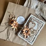 028,Ślubna kartka  w pudełku -dwa serca z torebką - 028,Ślubna kartka  w pudełku -dwa serca z torebką