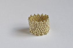 Pierścionek koralikowy jasne złoto