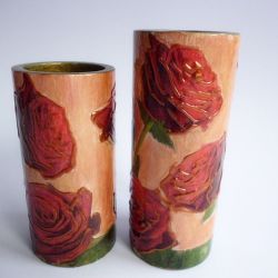 Swieczniki drewniane z różanym motywem