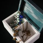 Ręcznie malowana szkatułka organizer WĄŻ - upominek na dzień kobiet