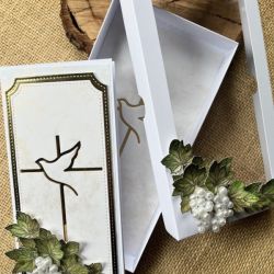 151,komunia-kartka w pudełku w złocie