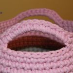 Koszyk ze sznurka (różowo-popielaty) - koszyk zrobiony na szydełku