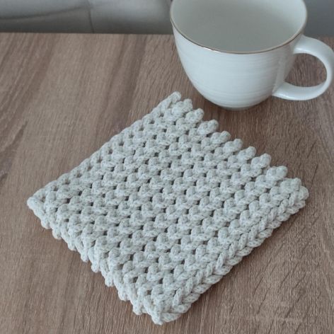 Podkładka szydełkowa pod kubki 16cmx16cm 
