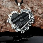 Wisiorek srebrny z czarnym turmalinem serce - Romantyczny prezent