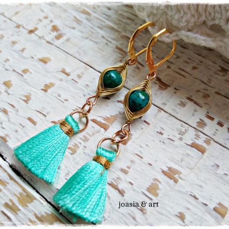 zielone kolczyki z chwostem