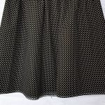 Czarna spódniczka w białe kropeczki - detal