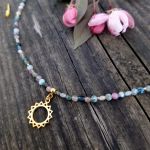 ENERGIA SŁOŃCA I RÓWNOWAGA EMOCJI. Naszyjnik z kamieni naturalnych - 