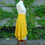 spódnica żółta dwuwarstwowa - bok spódnicy
