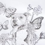 Kolaż tuszem pies "Łapię motyle" - Piesek kwiatami i motylami elementami kolażu.