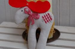 Lniane z czerwonym akcentem