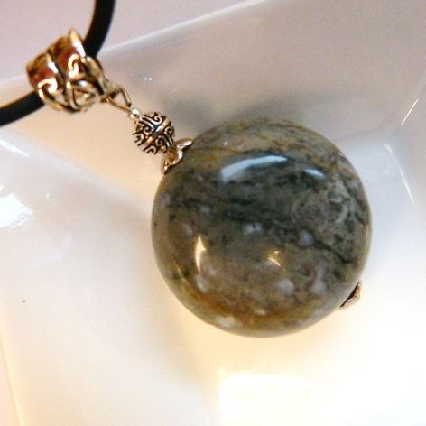 Meksykański szary agat crazy, szalony, duży, okrągły wisior