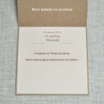 Kartka 18 urodziny, drewno, kraft, pudełko DS - Wzór wkładki na życzenia z personalizacją