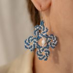 Bigle srebrne Czeskie koraliki szklane Howlit - W uchu