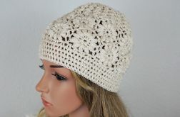 Czapka ręcznie robiona ecru