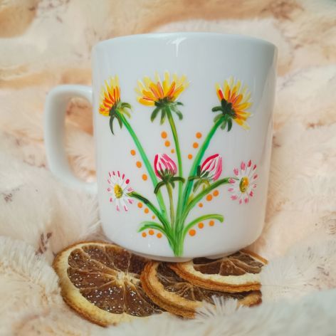 Lot bociana nad łąką ręcznie malowany kubek 270 ml.