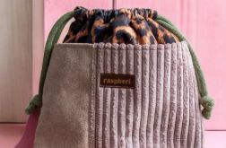 Listonoszka z kominem w panterkę gruby sztruks