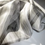 Apaszka minimalistyczna jedwabna czarno-szaro pasiasta malowana - Apaszka minimalistyczna jedwabna czarno-szaro pasiasta malowana  RozynekArt