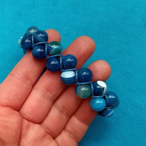 Bransoletka niebieska z Agatem 10 mm makrama boho
