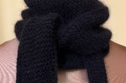 Szalik czarny trójkątny