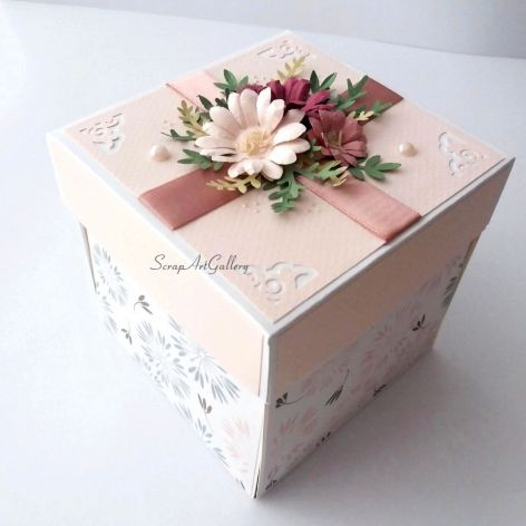 Kartka - Pudełko z tortem dla Młodej Pary