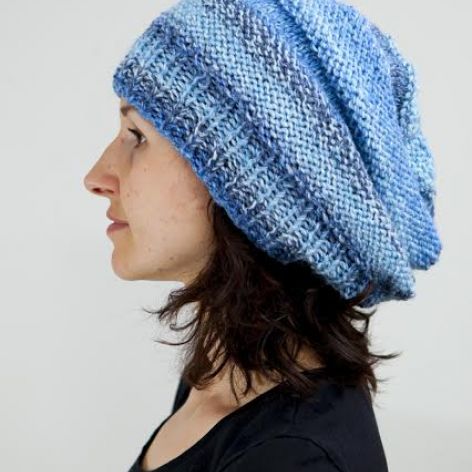 Czapka - beret w odcieniach niebieskiego