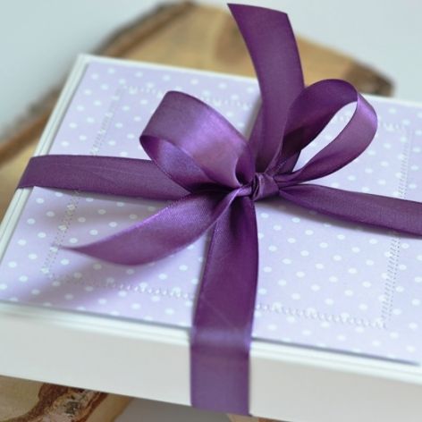 Ozdobne pudełko fioletowe
