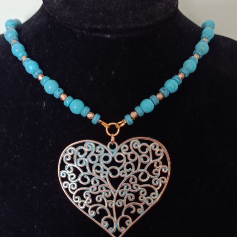 Turkusowy naszyjnik z sercem