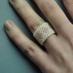 Pierścionek biały w romby 3 - na prezent