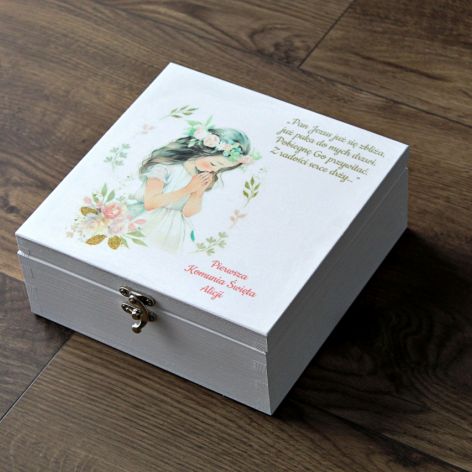 Pudełko na pamiątkę I Komunii Św. Dziewczynka