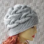 Szara zimowa czapka wykonana ręcznie - 