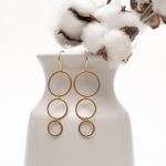 KOLCZYKI RHEA W ZŁOTYM KOLORZE. - 