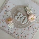 Elegancka kartka urodzinowa z kwiatami - Elegancka kartka urodzinowa z kwiatami
