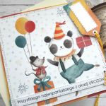 Wesoła kartka urodzinowa z pandą i myszką - Kartka z kopertą i etykietką ze sznureczkiem