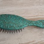 Szczotka do włosów z reliefami - Nietuzinkowy przedmiot handmade
