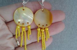 Kolczyki z żółtej masy perłowej