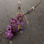Naszyjnik z fioletowymi kwiatami - 