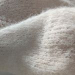 Kremowy lekki sweter z alpaki rozmiar S - 