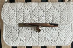 Torebka "Biała Elegancja” – ręcznie wykonana, z połyskującym splotem