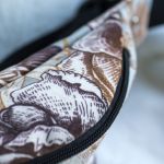 Mała laurowa nerka z weluru w kwiaty I - 