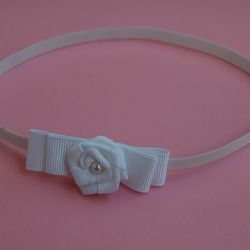 Opaska niemowlęca - Biała kokardka z różyczką
