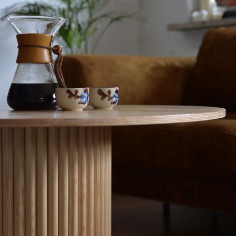 okrągły, ręcznie robiony stolik kawowy