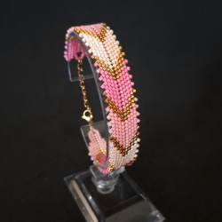 Elegancka Różowa Bransoletka z Koralików 